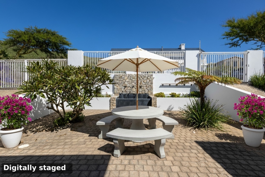 5 Bedroom Property for Sale in Whale Rock Western Cape